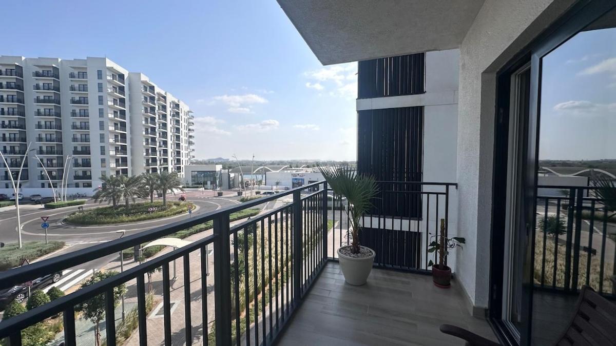 Yas Island, Water Edge